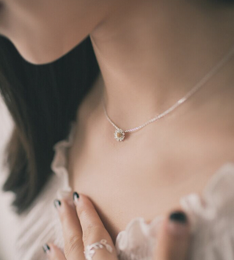 DAISY necklace