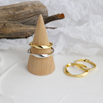 mobius twist ring