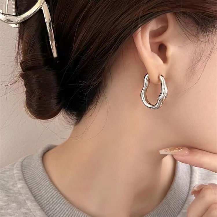 irregular wavy earring
