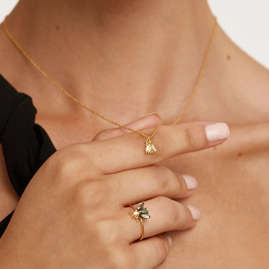 LITTLE BEE necklace
