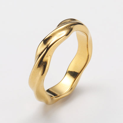 bolded wavy ring